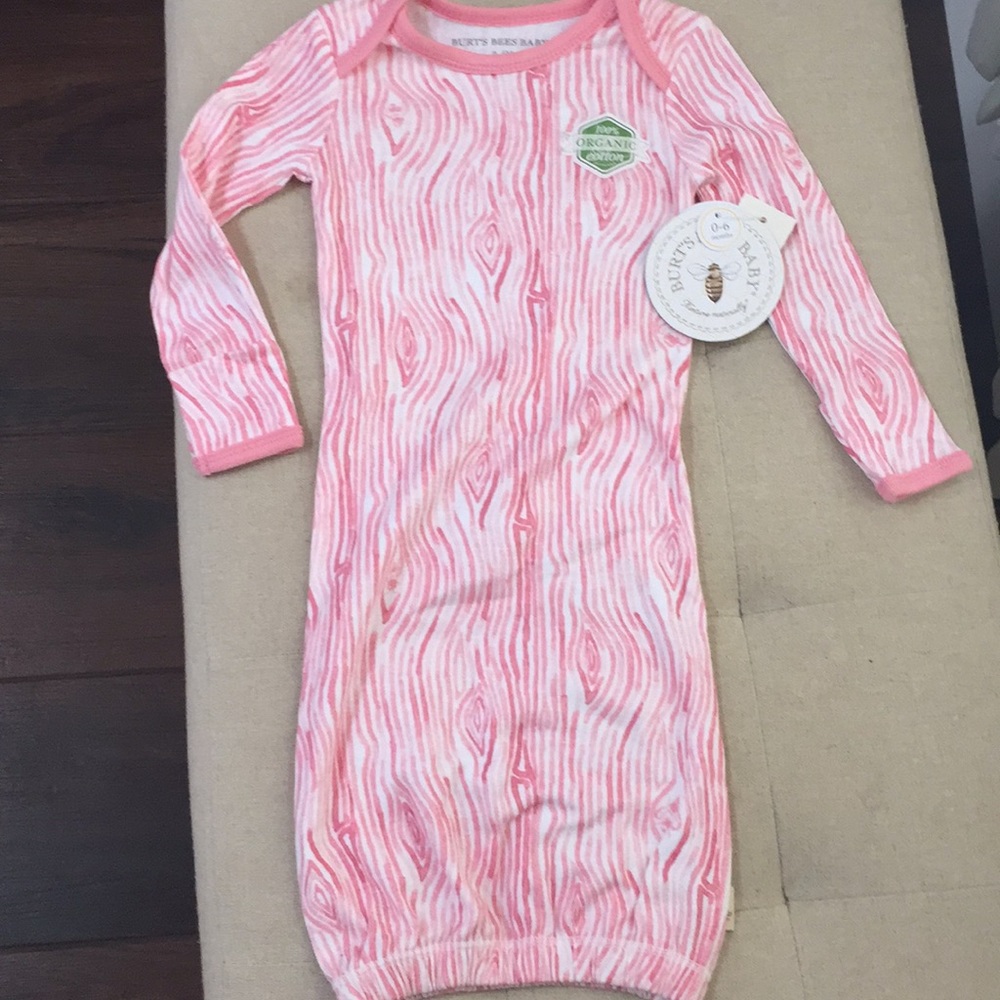 Burt’s bee new born gown
